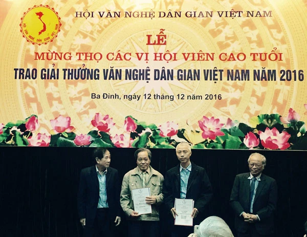 Trao 77 Giải thưởng Hội Văn nghệ dân gian Việt Nam 2016