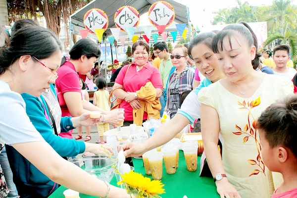 Mang tết ấm đến người dân