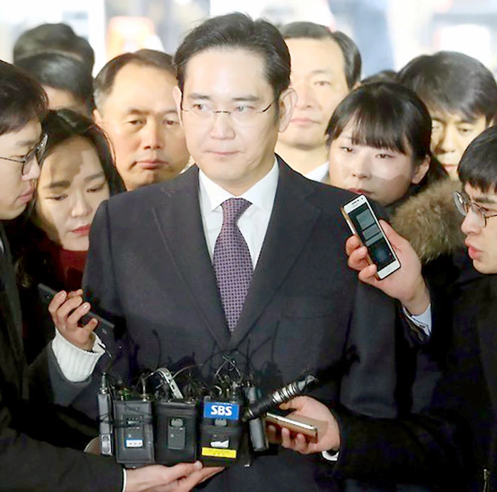 Samsung chao đảo vì bê bối chính trường Hàn Quốc