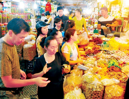 Thị trường Tết Đinh Dậu: Sức mua tăng cao, giá ổn định