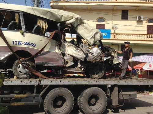 Tai nạn giao thông làm 2 người chết, 27 người bị thương tại Quảng Ninh