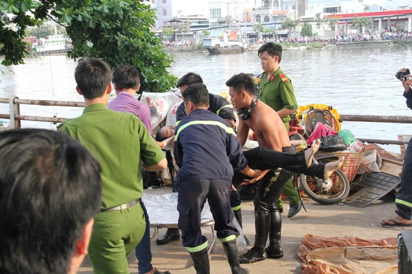 Tìm thấy thi thể cô gái tự tử ở kênh Tẻ