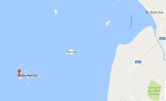 Chìm ca nô giữa biển Kiên Giang, 14 người thoát chết