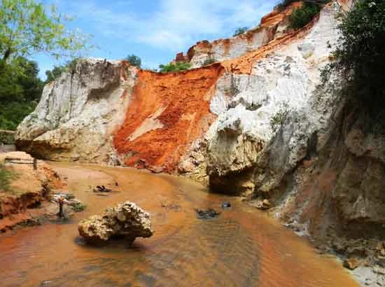 Tan nát suối Tiên