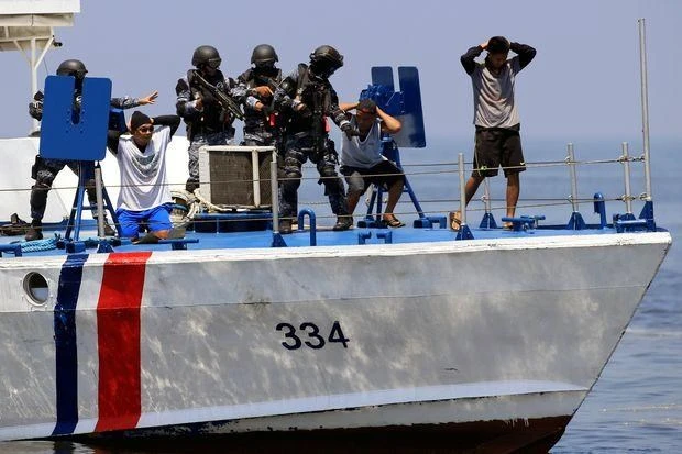 Cướp biển Philippines bắn chết 1 thủy thủ Việt, bắt cóc 6 người