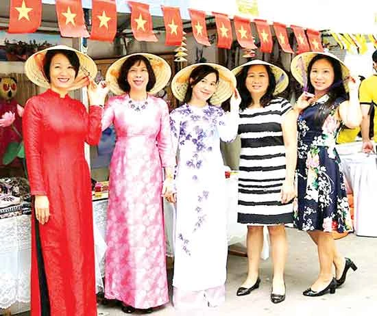 Văn hóa Việt tại lễ hội đa văn hóa ở Canberra