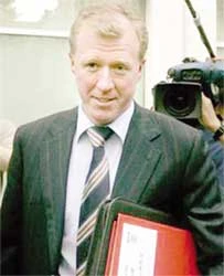 Ông McClaren chính thức trở thành người kế nhiệm Eriksson