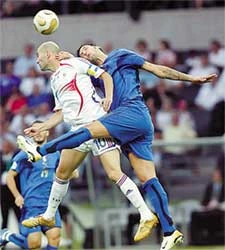 Materazzi thừa nhận có sỉ nhục Zidane