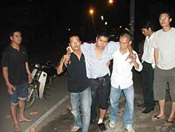 Phó trưởng CA quận Bình Thạnh Trần Minh Thường: Cảnh sát có quyền dùng công cụ hỗ trợ (?!)
