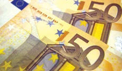Chống khủng hoảng tín dụng: ECB bơm 500 tỷ USD