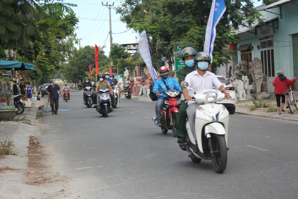 Tiếng loa tuyên truyền ở các ngõ, hẻm trên địa bàn quận Ngũ Hành Sơn (TP Đà Nẵng)