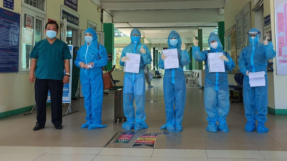 4 bệnh nhân ra viện tại Bệnh viện Phổi Đà Nẵng