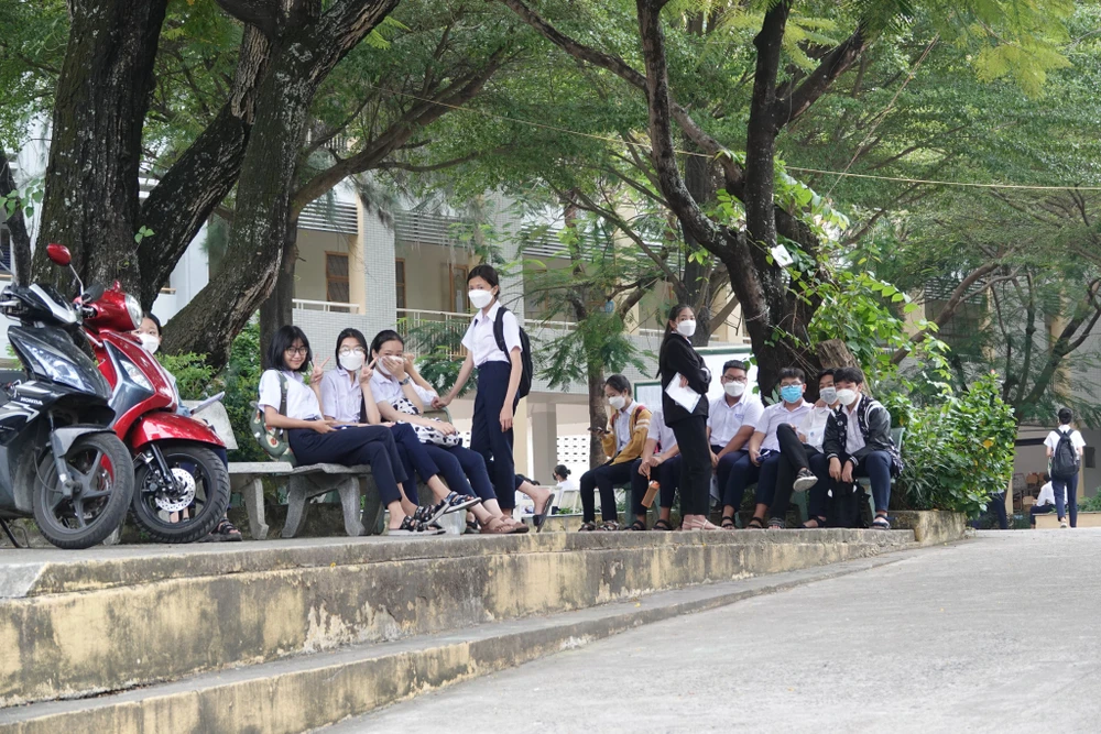 Thí sinh thi tuyển sinh lớp 10 THPT năm học 2022-2023 tại điểm thi trường THPT Thái Phiên (quận Thanh Khê, TP Đà Nẵng)
