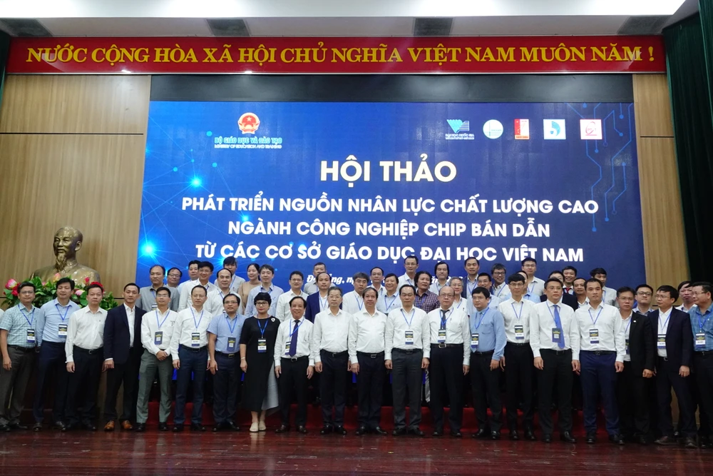 Phát triển nguồn nhân lực chất lượng cao cho ngành công nghiệp chip bán dẫn