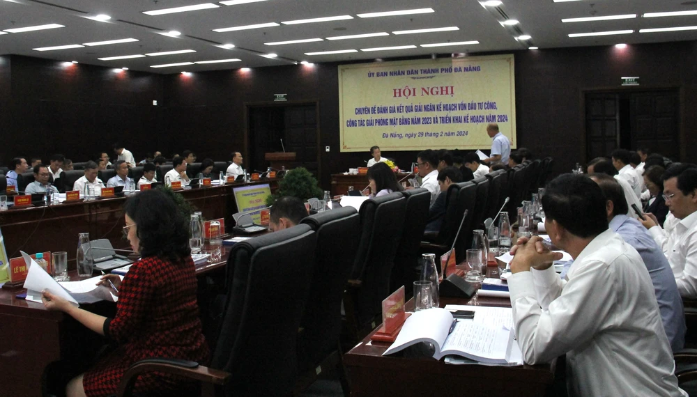 Ngày 29-2, UBND TP Đà Nẵng tổ chức Hội nghị đánh giá kết quả giải ngân kế hoạch vốn đầu tư công, công tác giải phóng mặt bằng năm 2023 và triển khai kế hoạch năm 2024. Ảnh: XUÂN QUỲNH