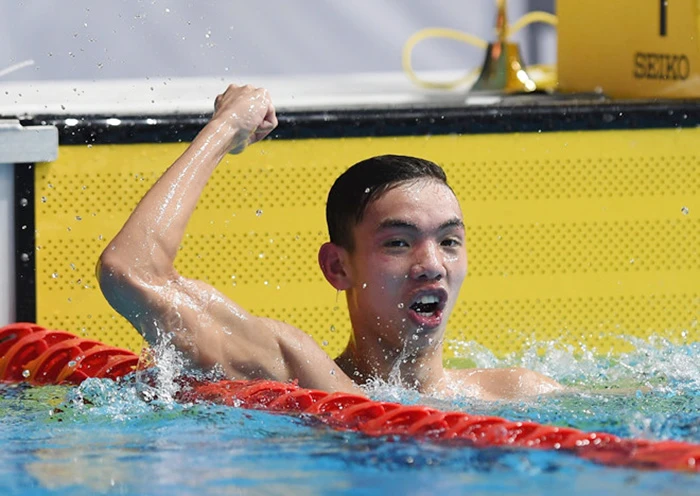 Kình ngư Nguyễn Huy Hoàng giành chiến thắng ở chung kết cự ly 800m tự do nam.