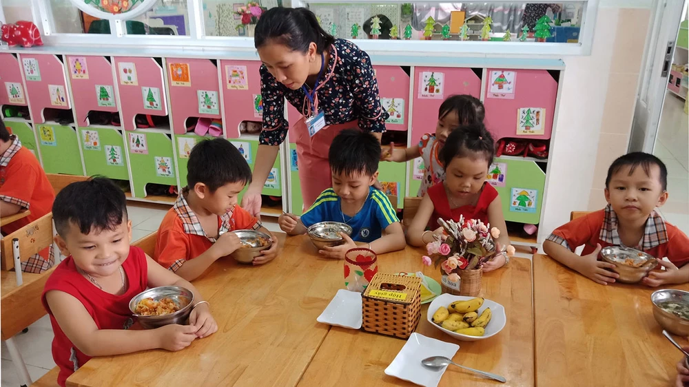 Một lớp giữ trẻ con công nhân tại Trường Mầm non Khu chế xuất Tân Thuận (quận 7)