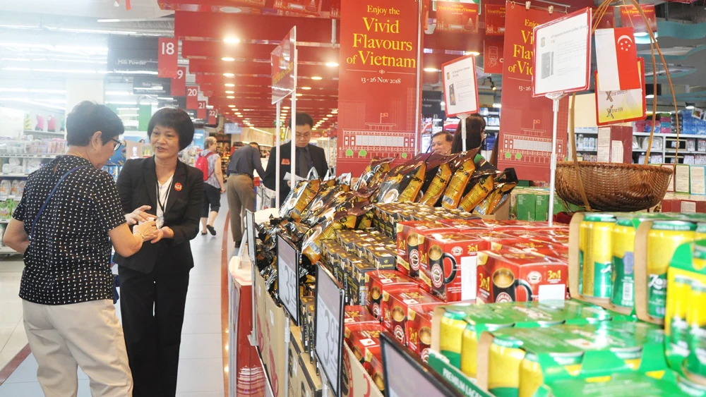 Hàng Việt được tiêu thụ rộng rãi ở thị trường Singapore qua hợp tác của Saigon Co.op với NTUC FairPrice