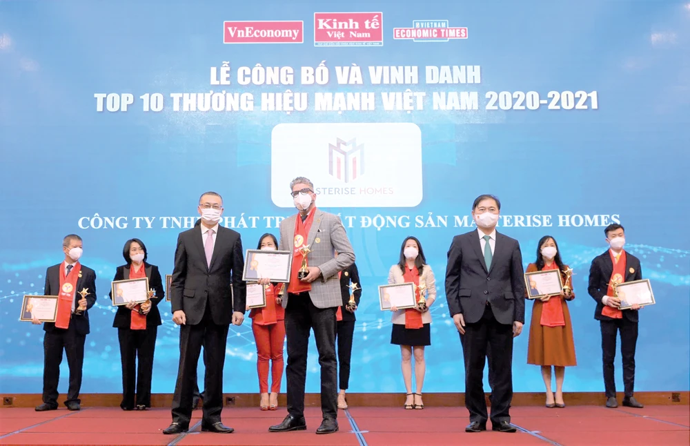 Đại diện Masterise Homes tại lễ công bố và vinh danh Thương hiệu Mạnh Việt Nam 2021