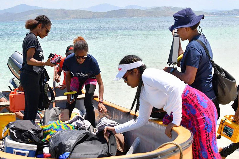 Một buổi huấn luyện của Sea Women of Melanesia