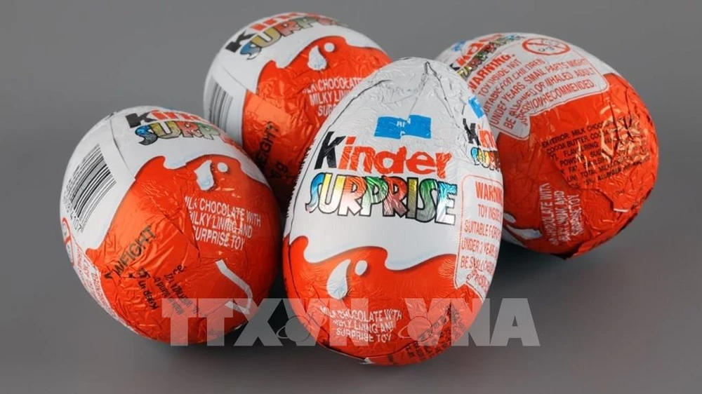 Kẹo socola trứng Kinder Surprise của Hãng sản xuất bánh kẹo Ferrero (Italy). Ảnh: The national.wales/TTXVN