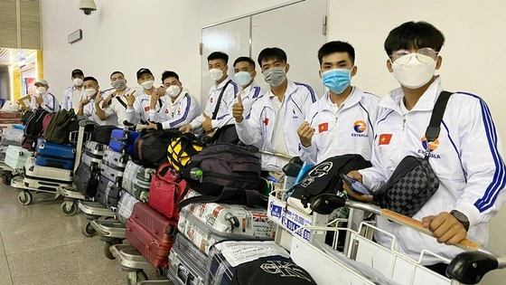 Nhóm công nhân Việt Nam trước giờ xuất cảnh đến Nhật Bản làm việc