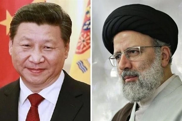 Chủ tịch Trung Quốc Tập Cận Bình (trái) và Tổng thống Iran Ebrahim Raisi. Ảnh: IRNA/TTXVN