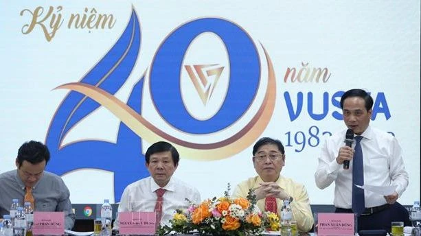 Hội thảo “Trí thức người Việt Nam ở nước ngoài tham gia xây dựng và phát triển đất nước”. Ảnh: TTXVN