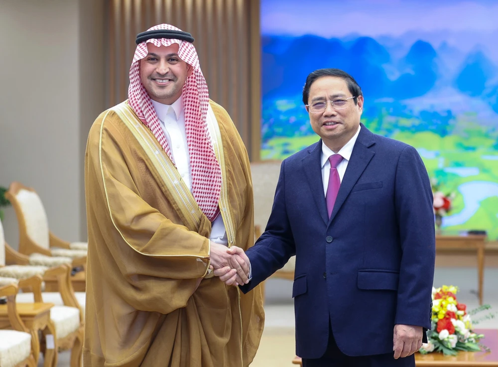 Thủ tướng Phạm Minh Chính tiếp ông Mohammed Ismaeil A.Dahlwy, Đại sứ Saudi Arabia tại Việt Nam, chiều 29-3. Ảnh: VIẾT CHUNG