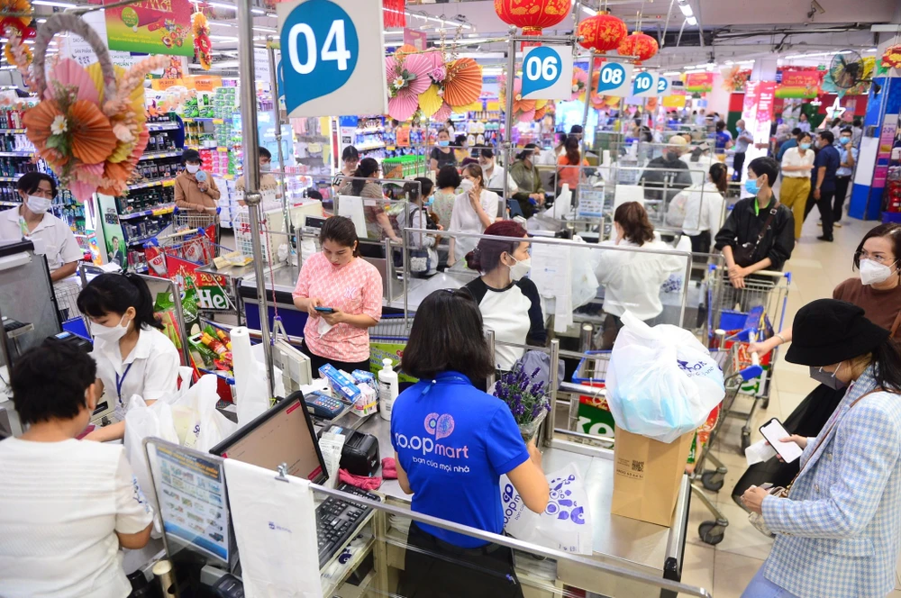 Nhờ sự đổi mới trong đầu tư, các siêu thị của Saigon Co.op luôn hút khách