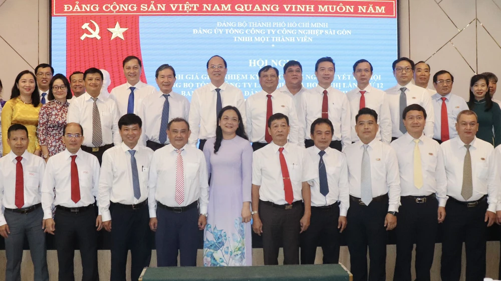 Phó Bí thư Thành ủy TPHCM Nguyễn Hồ Hải cùng lãnh đạo Tổng Công ty CNS tại hội nghị