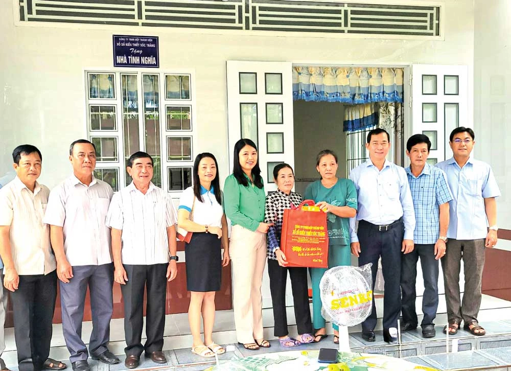Công ty XSKT Sóc Trăng trao nhà tình nghĩa cho gia đình liệt sĩ Cao Văn Năm