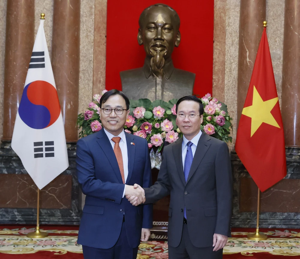 Chủ tịch nước Võ Văn Thưởng tiếp Đại sứ Hàn Quốc Choi Young Sam. Ảnh: TTXVN