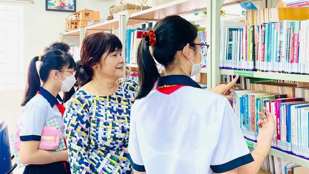 Học sinh và giáo viên Trường THCS Huỳnh Khương Ninh (quận 1) đổi mới phương pháp dạy học và kiểm tra, đánh giá môn Ngữ văn bằng hoạt động đọc sách ở thư viện