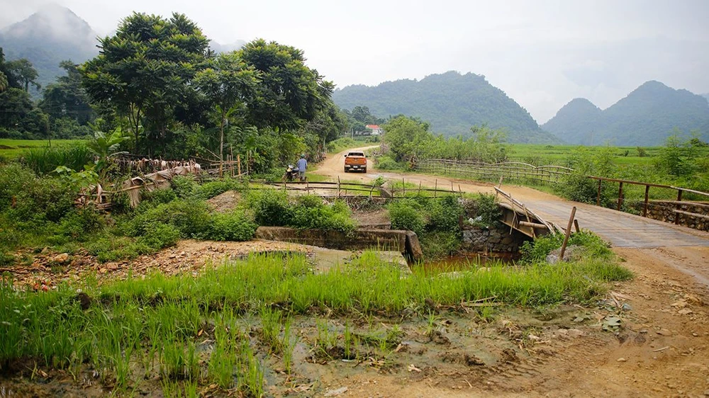 Cầu cống thành “bẫy” người đi đường