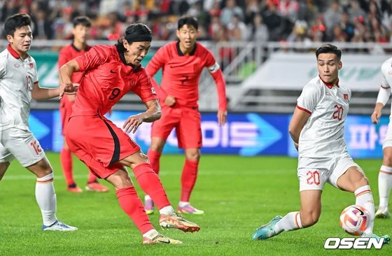 Trận đấu giao hữu của đội tuyển Việt Nam với Hàn Quốc