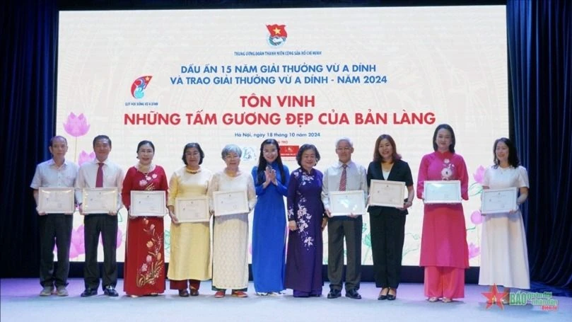 Lễ trao giải thưởng Vừ A Dính năm 2024