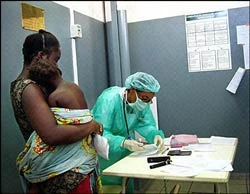 Virus Marburg nguy hiểm hơn virus Ebola