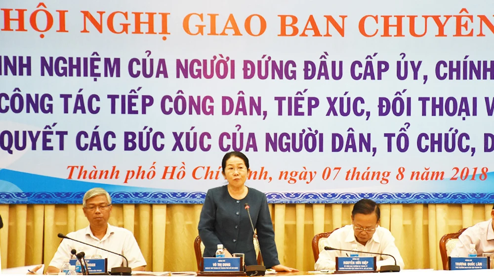 Đồng chí Võ Thị Dung, Phó Bí thư Thành ủy phát biểu tại hội nghị