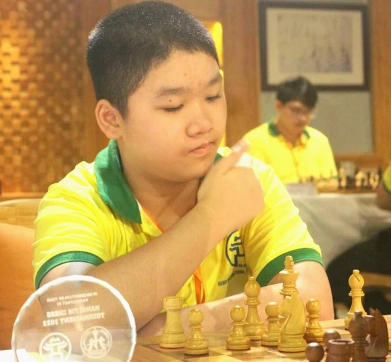 Đinh Nho Kiệt đã có 6 trận toàn thắng tại giải vô địch cờ vua trẻ thế giới năm 2022