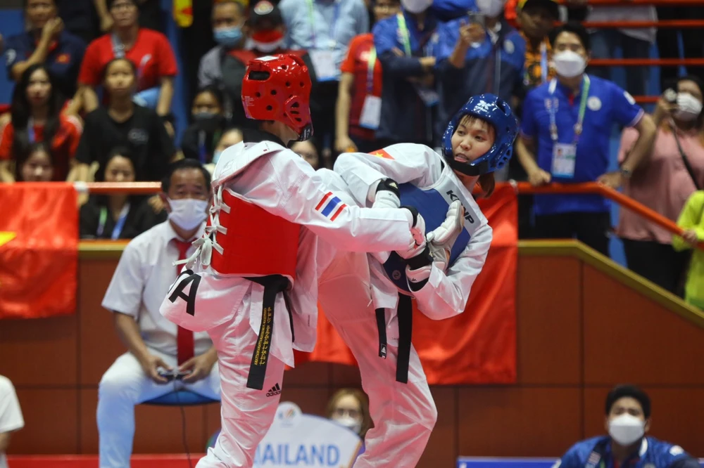 Trương Thị Kim Tuyền (giáp xanh) là một trong những tuyển thủ trọng điểm của đội tuyển taekwondo Việt Nam. Ảnh: DŨNG PHƯƠNG