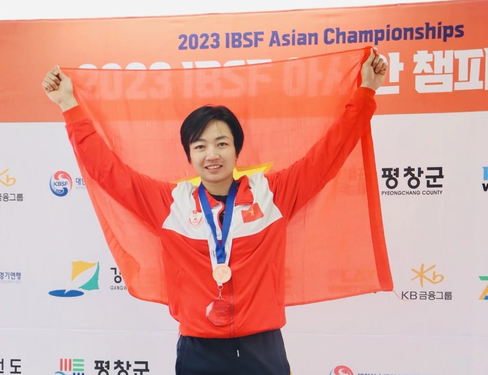 Trần Thị Đoan Trang giành HCĐ ở nội dung đơn nữ xe trượt lòng máng tại giải Vô địch châu Á