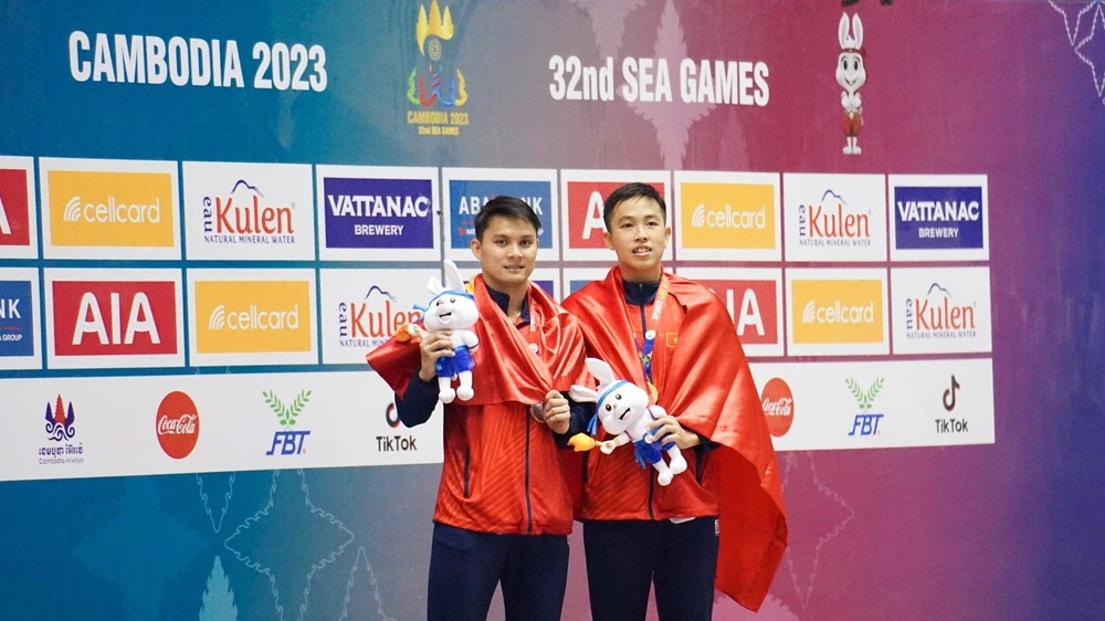 Đình Toàn và Thành Lộc là những kình ngư tiêu biểu của đội tuyển lặn TPHCM tranh tài tại SEA Games 32. Ảnh: HCMC FINSWIMMING