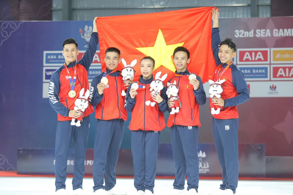 HCV nội dung nhóm 5 người của đội tuyển aerobic Việt Nam có sự đóng góp rất lớn của các tuyển thủ TPHCM. Ảnh: DŨNG PHƯƠNG