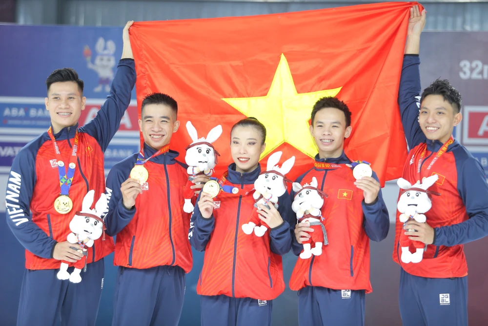 Sau HCV tại Cúp thế giới hồi tháng 4, nhóm 5 người tiếp tục giành chiến thắng tại SEA Games 32. Ảnh: DŨNG PHƯƠNG