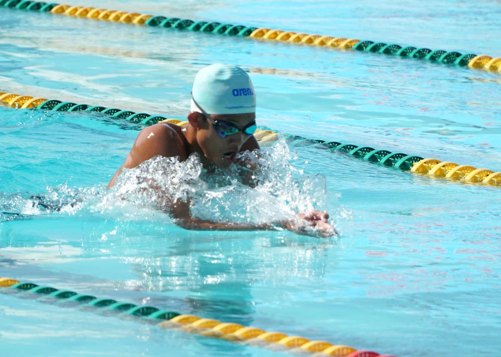 Trao 60 bộ huy chương cho vận động viên tham dự giải bơi, lặn quốc gia