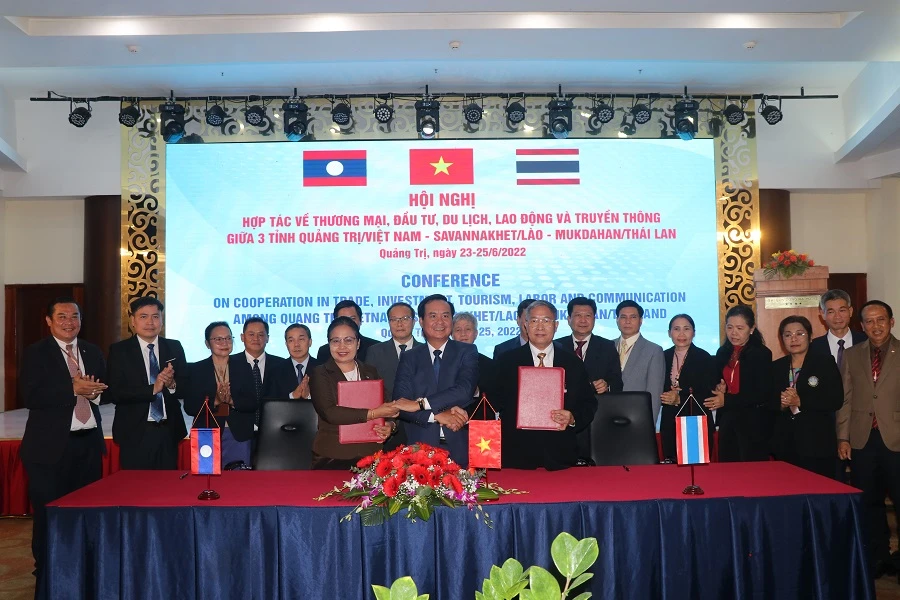 Lãnh đạo 3 tỉnh Quảng Trị (Việt Nam), Savannakhet (Lào) và Mukdahan (Thái Lan) ký kết hợp tác