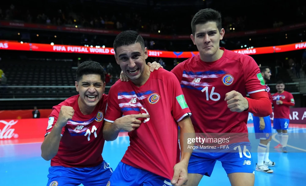 Niềm vui của các cầu thủ Costa Rica khi đánh bại chủ nhà Lithuania ở trận đấu quan trọng. Ảnh: GETTY