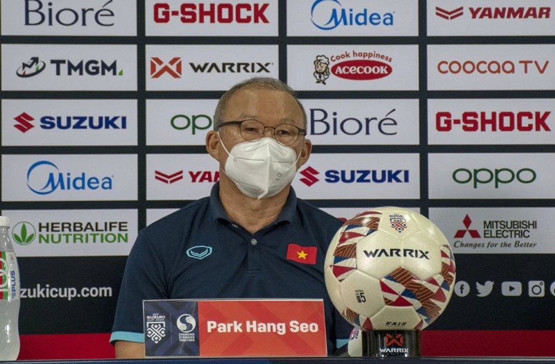 HLV Park Hang-seo hài lòng về chiến thắng 2-0 của Việt Nam trước Lào. Ảnh: NHẬT ĐOÀN