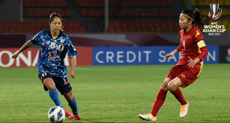 Huỳnh Như và đồng đội thi đấu cố gắng ở trận cầu với nhà vô địch Nhật Bản. Ảnh: AFC